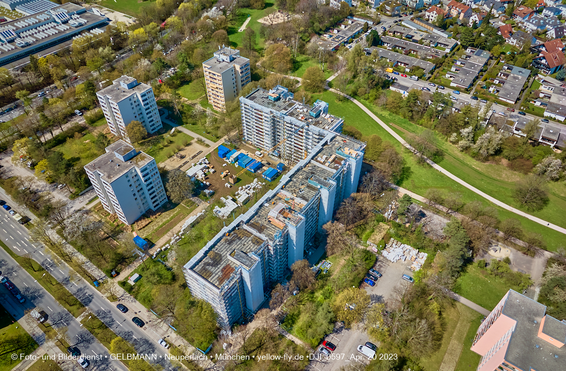 20.04.2023 - Maga-Großsanierung am Karl-Marx-Ring 11-21 in Neuperlach